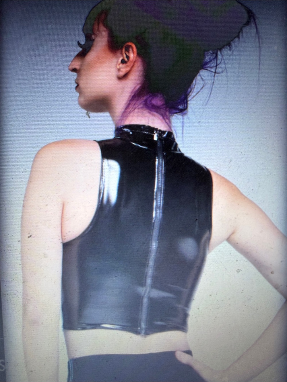Michelle Uberreste Intrigue Crop Top - Picture 2 of 4